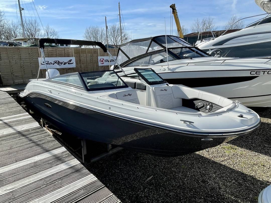 2023 - Sea Ray - 230 SPOe Outboard
