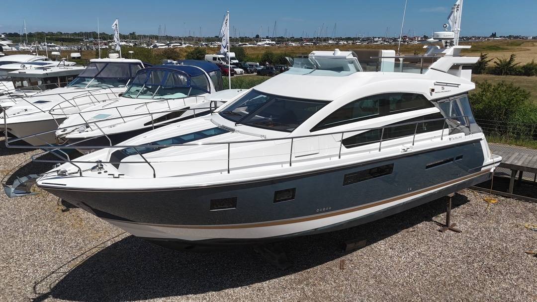 2011 - Fairline - Squadron 42